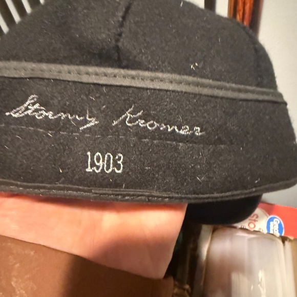 Stormy Kromer ladies wool hat - Picture 7 of 8